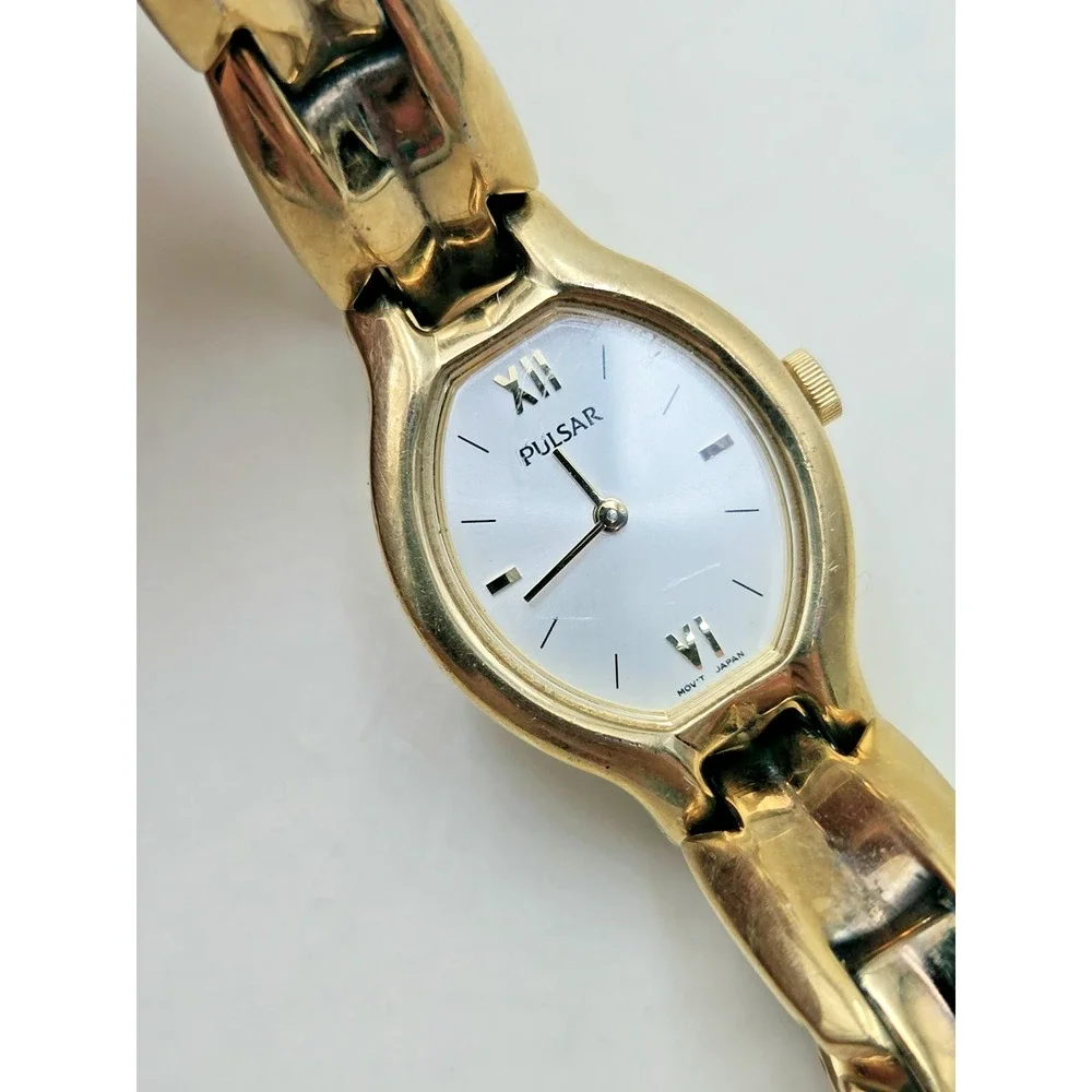 Pulsar V1400-X160 Gold-tone Bracelet Wristwatch with Base Metal Gold-tone